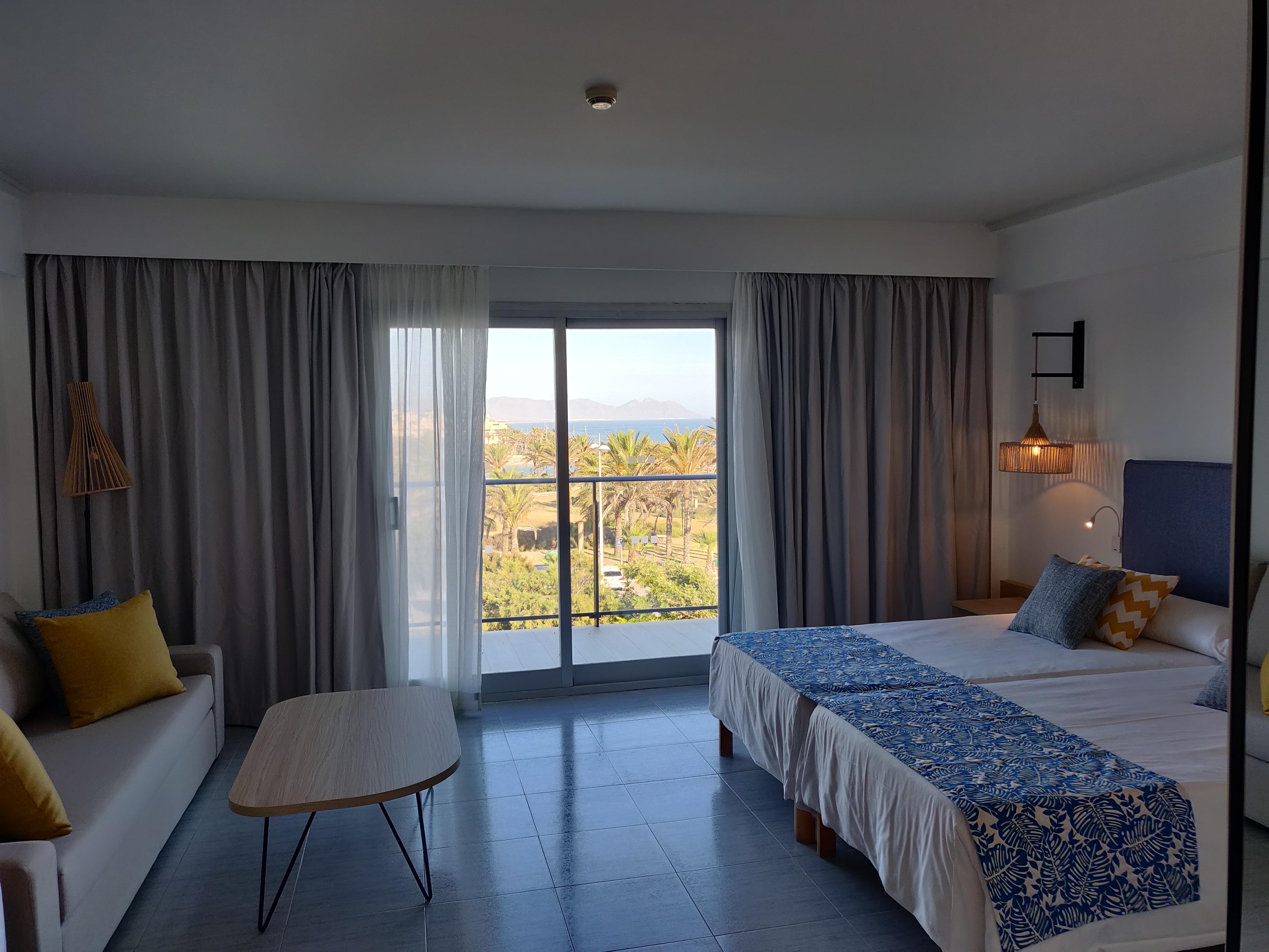 Cabogata Beach Hotel Ретамар Екстер'єр фото A room at the hotel