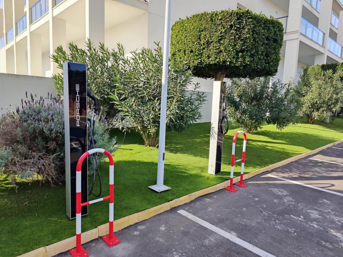 Cabogata Beach Hotel Ретамар Екстер'єр фото EV charging station in France