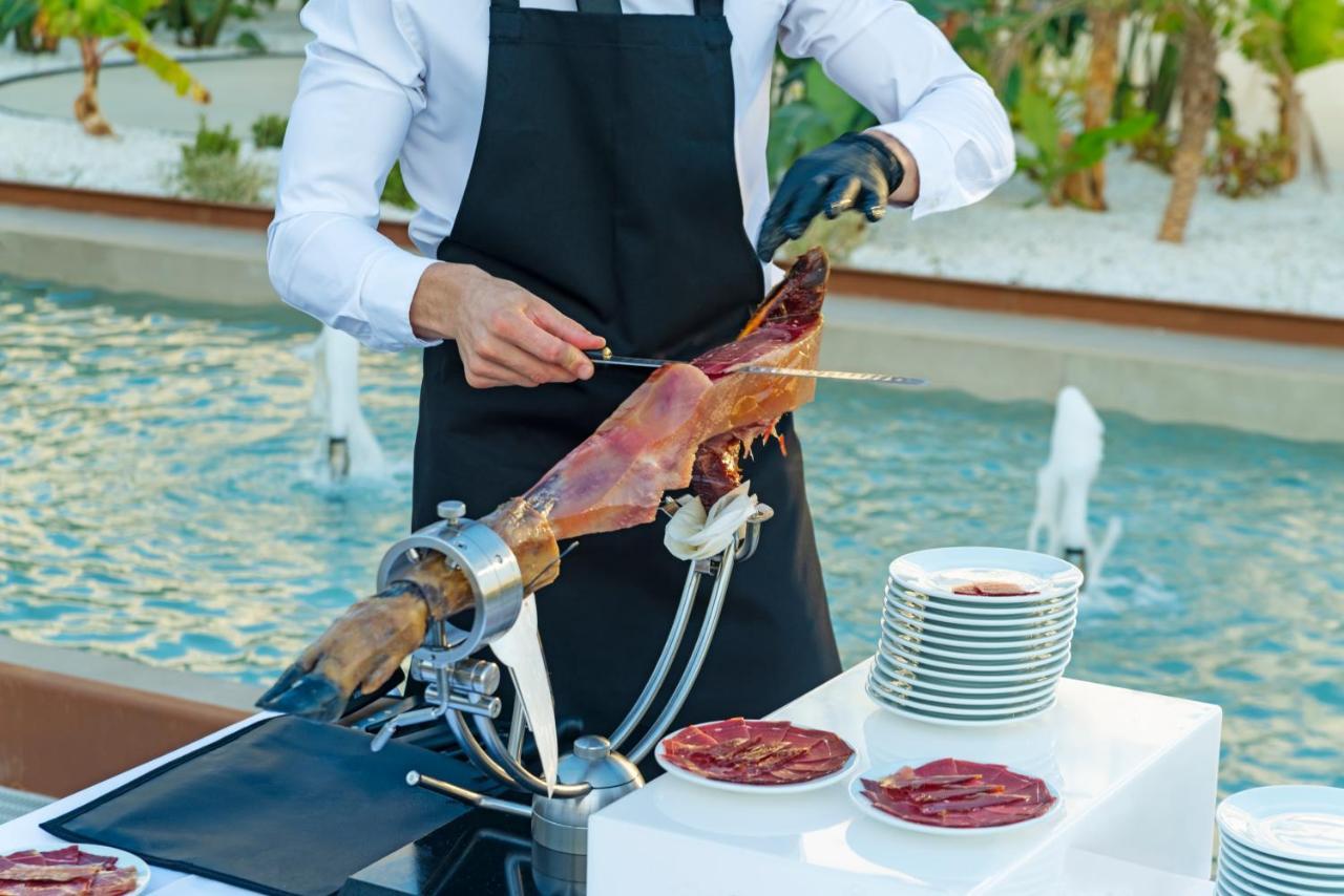 Cabogata Beach Hotel Ретамар Екстер'єр фото Jamón being sliced