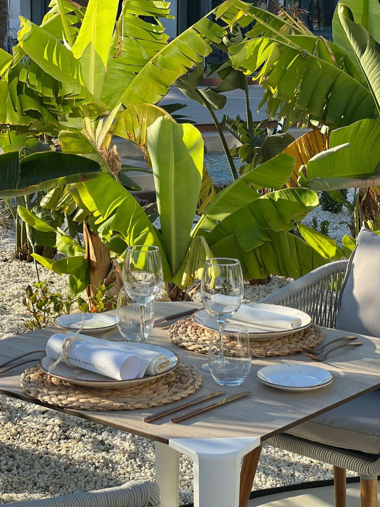 Cabogata Beach Hotel Ретамар Екстер'єр фото A table set for a meal